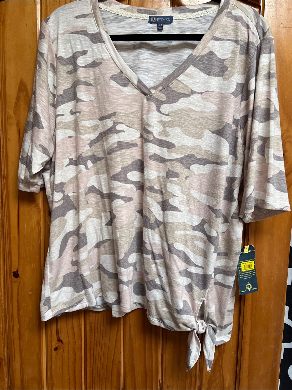 Democracy Short Sleeve V-Neck Tie-Hem Camo Top in Taupe & Blush